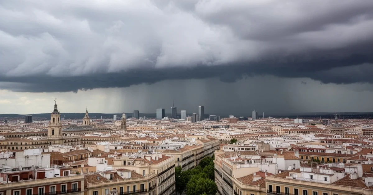 Cielo nublado sobre Madrid con indicios de lluvia