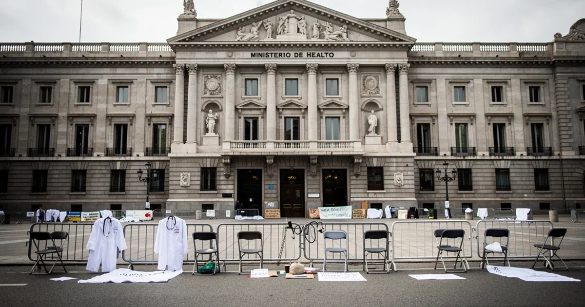 Protesta médica frente al Ministerio de Sanidad en Madrid